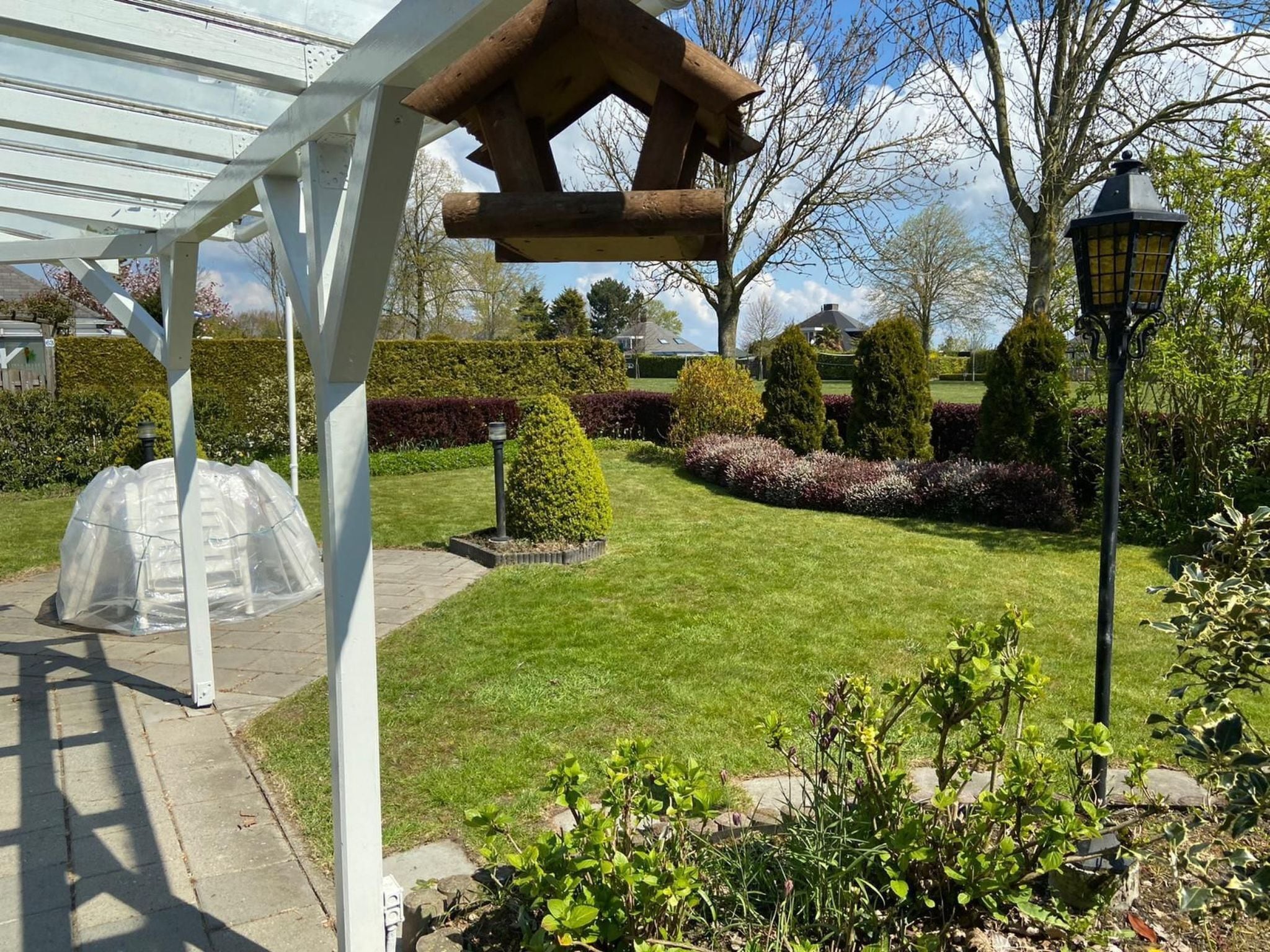 المنطقة المحيطة بالمنشأة