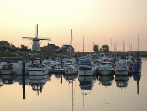 Marina - mit privatem Garten und Terrasse by Interhome (Stavenisse)