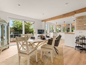 Dining - Lütt Uppum by Interhome (Bensersiel)