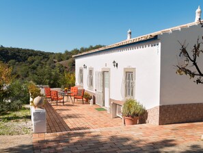 Outdoor dining - Berghütte "Villa Romao" by Interhome (Loulé)