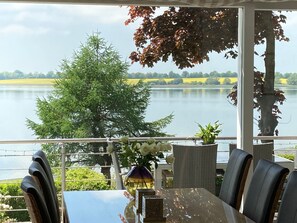 Outdoor dining - in Klingberg mit Seeblick by Interhome (Scharbeutz)