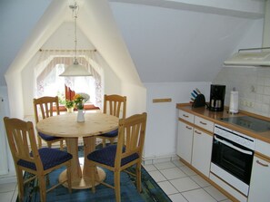 Fridge, microwave, oven, dishwasher - Charmante Fewo mit Großem Balkon by Interhome (Hasselberg)