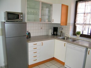 Fridge, microwave, oven, dishwasher - in Kappeln mit Großem Balkon by Interhome (Hasselberg)