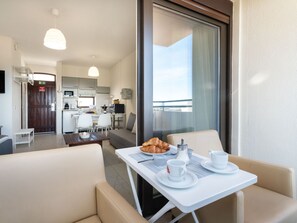 Dining - Studio-Apartment "Jardim" mit Gemeinschaftspool by Interhome (Albufeira)