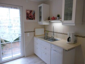 Fridge, microwave, oven, dishwasher - Wohnung in Kappeln mit Terrasse by Interhome (Hasselberg)