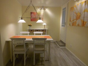 Dining - Wohnung in Kappeln mit Terrasse by Interhome (Hasselberg)