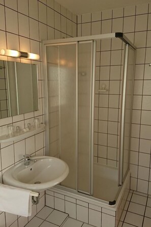 Bathroom - Boardinghouse Kappeln - Familien Studio by Interhome (Hasselberg)