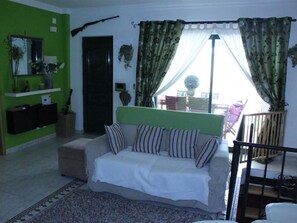 TV, DVD player - Sunny Escape by Interhome (Albufeira)