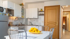 Fridge, microwave, oven, cookware/dishes/utensils - Casa Marina by Interhome (Castelmola)