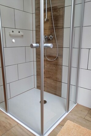 Towels - Kleine Wohnung in Seeboden mit Großem Garten by Interhome (Seeboden)