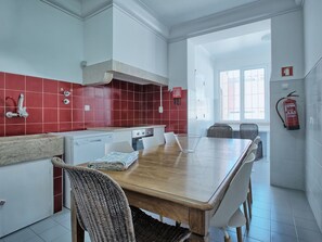 Private kitchen - Liverpool-Terrasse by Interhome (Lisbon)