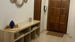 Unclassified image, 2 of 7, button - Cocciu D'Amuri by Interhome (Castelmola)