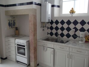 Fridge, microwave, oven, dishwasher - Angola 3 Dachgeschoss by Interhome (Lisbon)