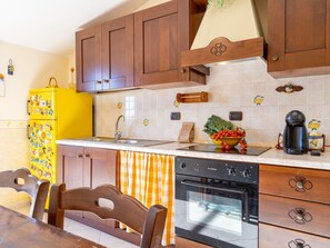 Fridge, oven, dishwasher, cookware/dishes/utensils - Haus Roberta by Interhome (Castelmola)