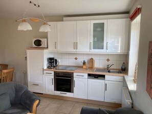 Fridge, microwave, oven, dishwasher - Seerobbe in Norden by Interhome (Norden)