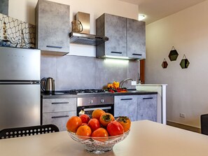 Frigorifero, forno, pentole/stoviglie/utensili