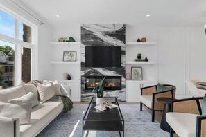 Televisie en een open haard