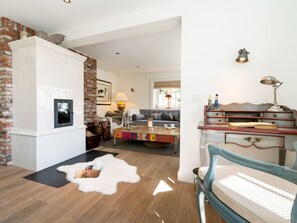 TV, fireplace - Landhaus Treskersand Maisonette by Interhome (Archsum)