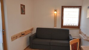 Unclassified image, 5 of 17, button - Rosenheim Appartement 4 by Interhome (Meransen Maranza)