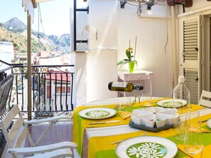 Outdoor dining - Zina Suite in Giardini Naxos by Interhome (Castelmola)