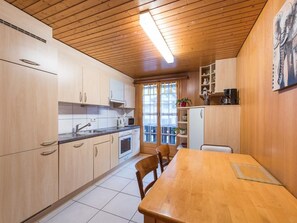 Fridge, microwave, dishwasher, cookware/dishes/utensils - Kreuzbuche by Interhome (Flühli LU)