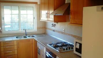 Frigorifero, microonde, forno, lavastoviglie