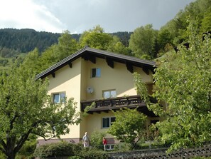 Exterior - Große Wohnung in Silbertal mit Großem Garten by Interhome (Schruns)