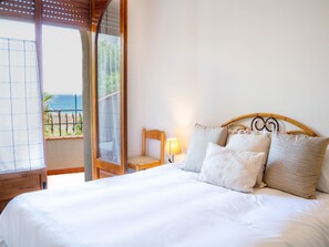 Internet - Meeresrauschen Naxos by Interhome (Castelmola)