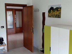 Unclassified image, 4 of 14, button - Ferienzimmer in Tolasudolsa Zimmer Frühstück by Interhome (Compiano)