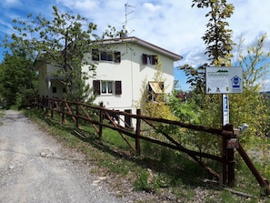 Exterior - Ferienzimmer in Tolasudolsa Zimmer Frühstück by Interhome (Compiano)