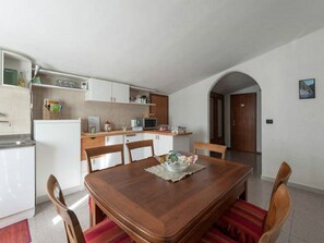 Unclassified image, 5 of 14, button - Ferienzimmer in Tolasudolsa Zimmer Frühstück by Interhome (Compiano)