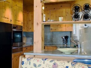 Fridge, microwave, oven, dishwasher - Chesa Tauschna by Interhome (Samedan)