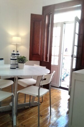 Dining - Inglesinhos 1. by Interhome (Lisbon)