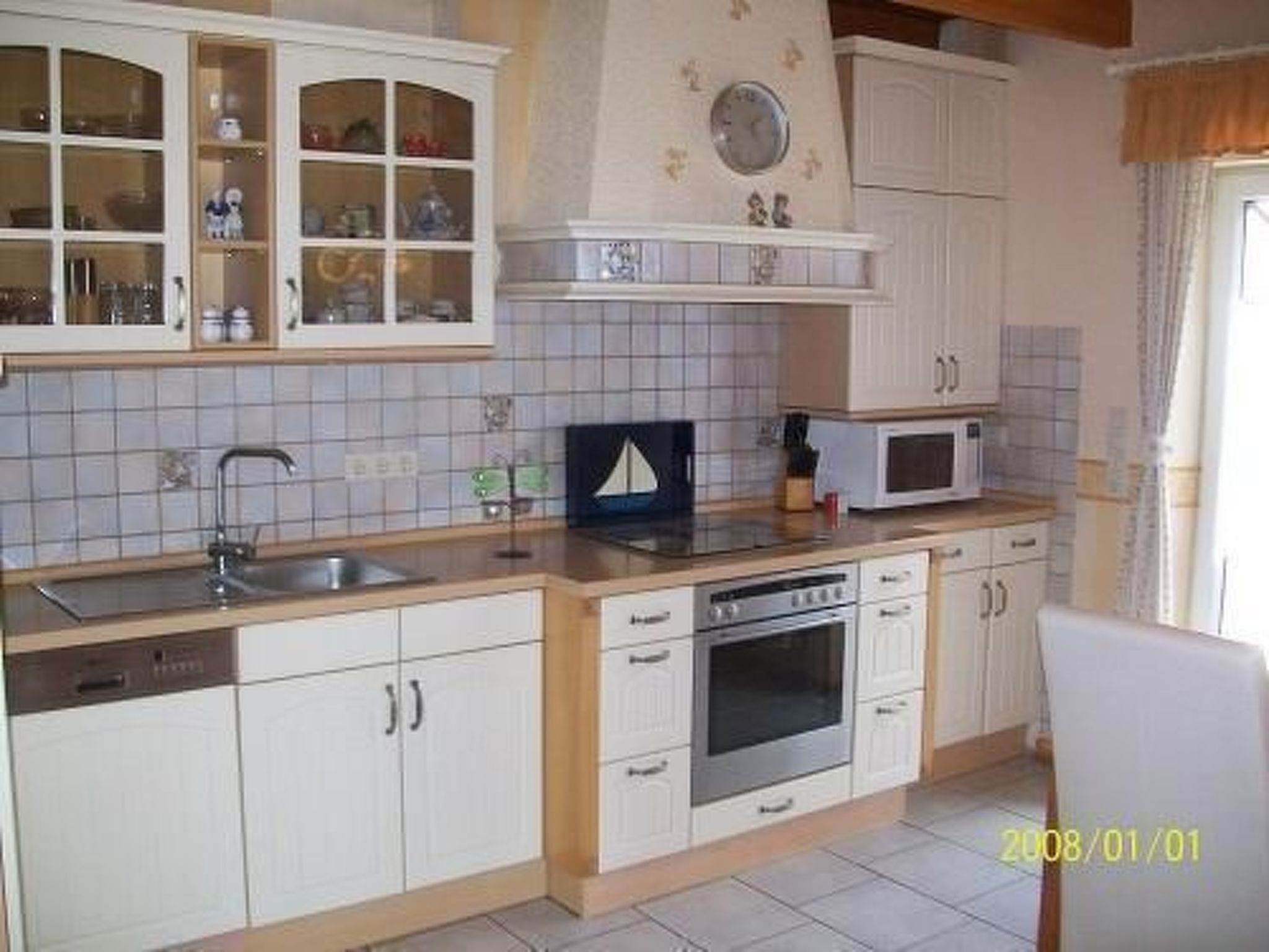 Réfrigérateur, micro-ondes, four, lave-vaisselle