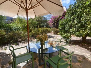 Outdoor dining - MADROÑAL. M08GC by Interhome (Gamonal)