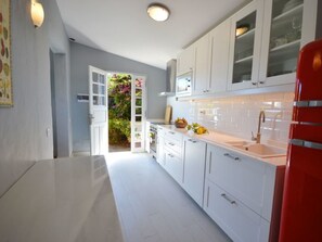 Fridge, microwave, dishwasher, cookware/dishes/utensils - MADROÑAL. M08GC by Interhome (Gamonal)