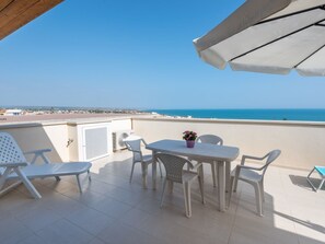 Outdoor dining - Appartamento con 1 camera da letto VISTA MARE by Interhome (Cava d'Aliga)