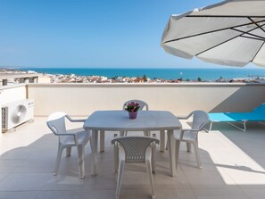 Outdoor dining - Appartamento con 1 camera da letto VISTA MARE by Interhome (Cava d'Aliga)