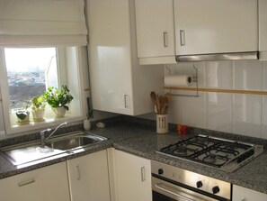 Fridge, microwave, oven, cookware/dishes/utensils - Haus am Bahnhof by Interhome (Aveiro)