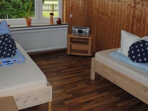 Internet - mit Terrasse in ruhiger Lage by Interhome (Wilhelmshaven)