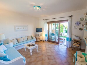 TV - Villa Fiore by Interhome (Bassacutena)