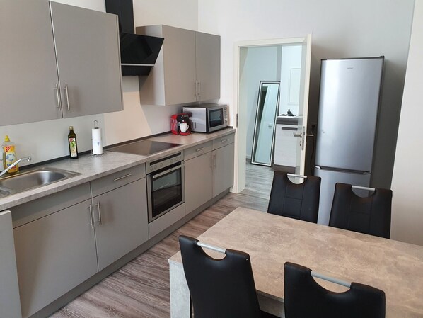 Fridge, microwave, oven, dishwasher - Neue Ferienwohnung in Wilhelmshaven by Interhome (Wilhelmshaven)