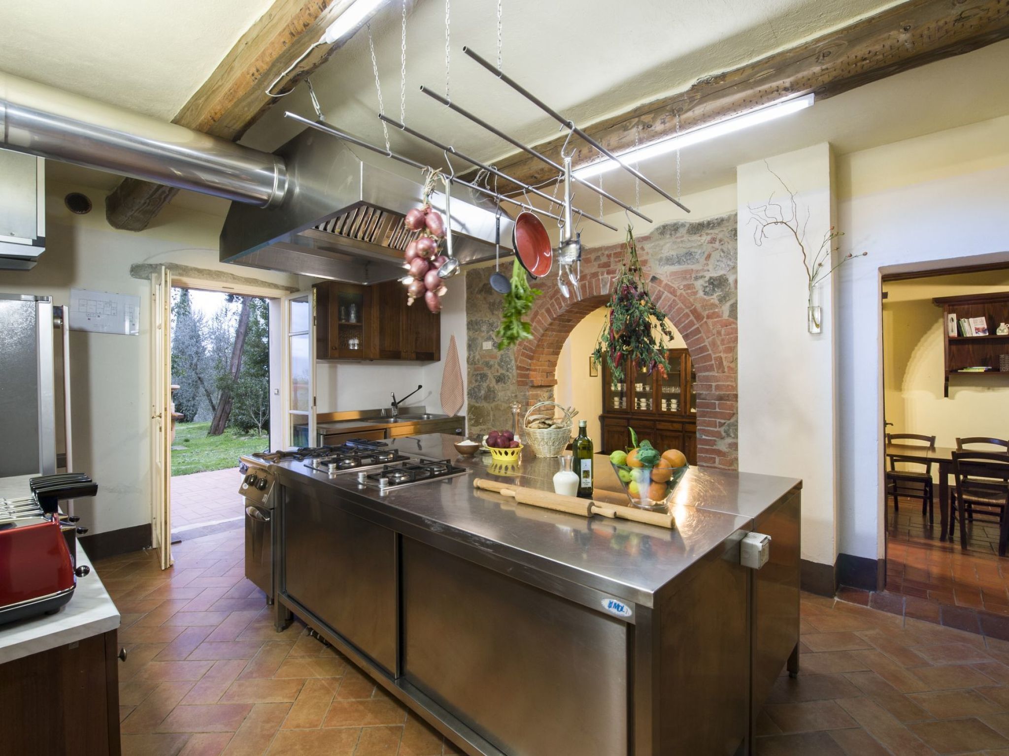 Kjøleskap, mikrobølgeovn, ovn og oppvaskmaskin