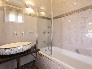 Towels - City center house by Interhome (Taormina)