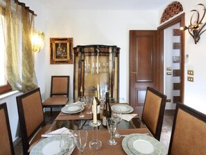 Dining - City center house by Interhome (Taormina)