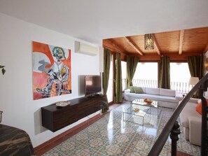 Living area - City center house by Interhome (Taormina)