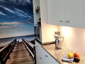 Fridge, microwave, oven, dishwasher - Watt Me(h)er. Ihr Zuhause: 54° NORD, gemütlich by Interhome (Friedrichskoog)