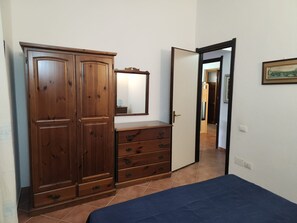 Internet - quadri blue by Interhome (Costa Rei)