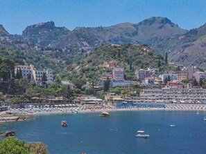 Beach - Das Haus des Großvaters in Taormina by Interhome (Taormina)