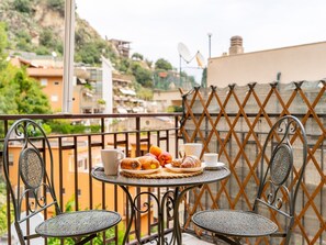 Outdoor dining - Wohnung 'Dimora Anfrè by Interhome (Taormina)